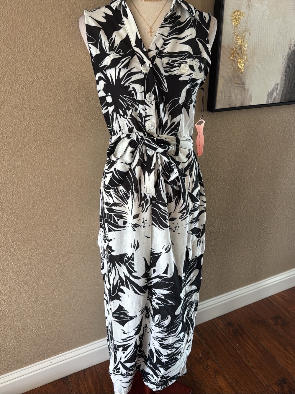 Sleeveless Black & White Floral Tie-Waist Maxi Dress - Picture 13 of 13